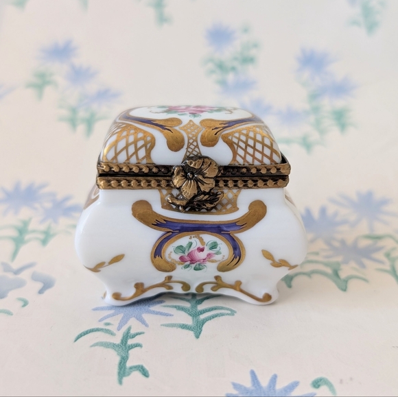 Rochard Peint Limoges France Hand Painted Floral Trinket Box Porcelain Vintage